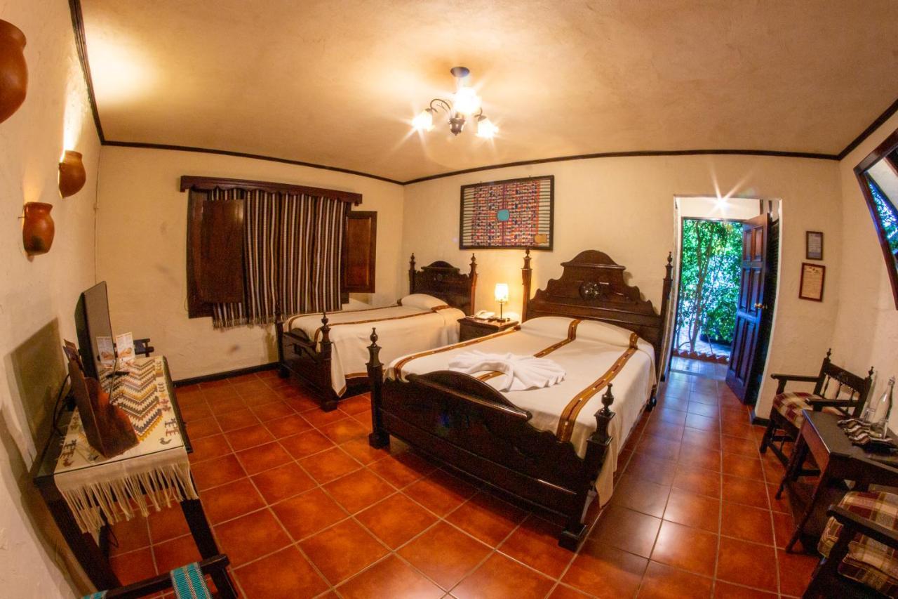 Hotel Posada De Don Rodrigo Panajachel Exterior foto