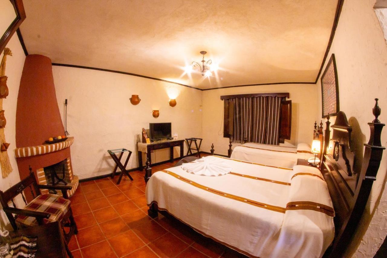 Hotel Posada De Don Rodrigo Panajachel Exterior foto