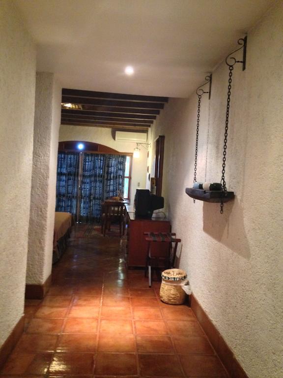 Hotel Posada De Don Rodrigo Panajachel Exterior foto